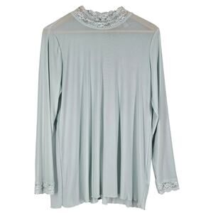 LOGO LAYERS WOMEN’S LIGHT BLUE LONG SLEEVE LACE COLLAR BLOUSE – SIZE LARGE